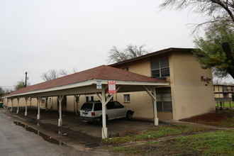 Silver Springs Apartments in San Antonio, TX - Building Photo - Building Photo