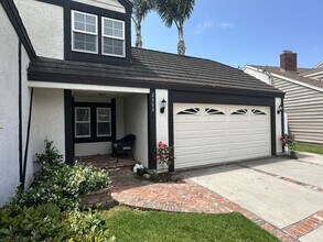 2353 Littleton Cir in Costa Mesa, CA - Building Photo - Building Photo