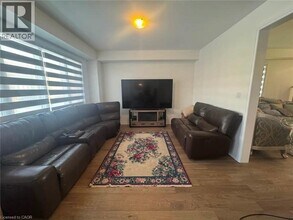 147 Gillespie Dr in Brantford, ON - Building Photo - Building Photo