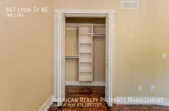 847 Lyon St NE in Grand Rapids, MI - Building Photo - Building Photo