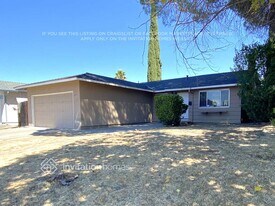2156 Cormorant Dr, Unit 305 in Fairfield, CA - Building Photo