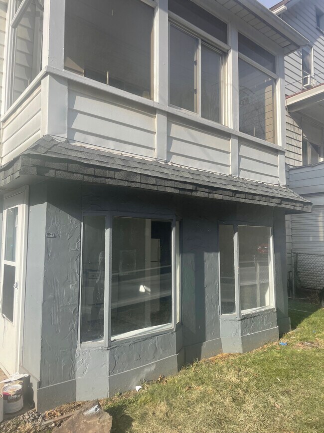 1615 Lynn Ave Rentals in Turtle Creek, PA
