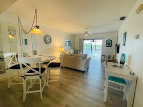 4000 Oakview Dr in Port Charlotte, FL - Building Photo - Building Photo