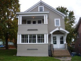 144-146 Bennington Dr in Syracuse, NY - Building Photo