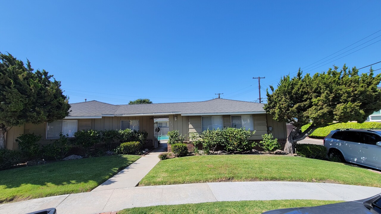 1808 Cristine Plz in Fullerton, CA - Building Photo