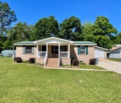 3220 Odom Rd in Chunchula, AL - Building Photo