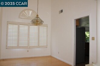 5344 Cerro Sur in El Sobrante, CA - Building Photo - Building Photo