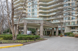 Somerset House in Chevy Chase, MD - Building Photo - Building Photo