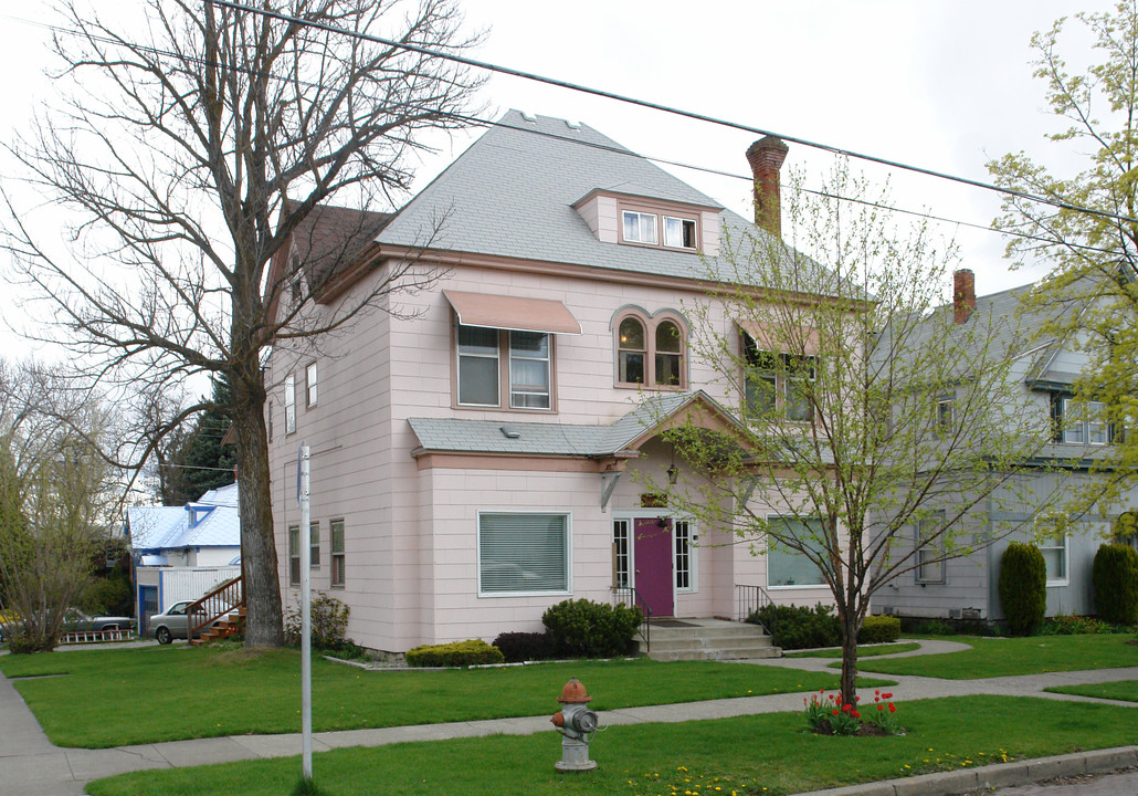 2028 W Pacific Ave in Spokane, WA - Foto de edificio