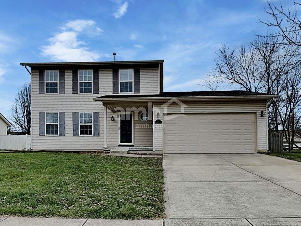 341 Stone Ridge Ln in Middletown, OH - Building Photo