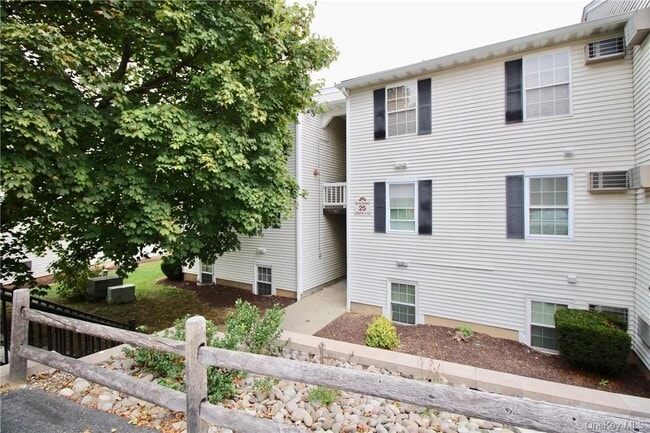 property at 25 Lexington Hills Rd