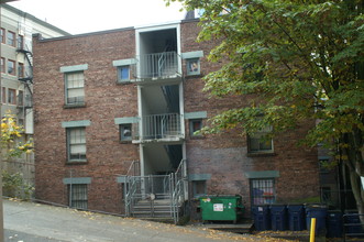 The Embassy Apartments in Seattle, WA - Building Photo - Building Photo