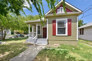 103 St John St in San Antonio, TX - Building Photo