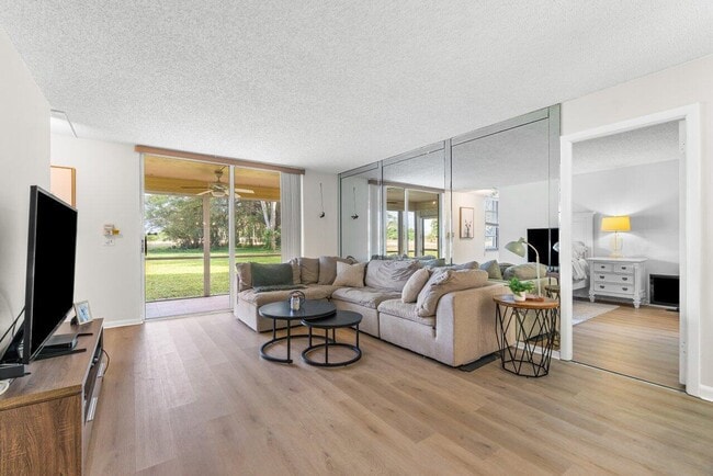 6000 NW 2nd Ave in Boca Raton, FL - Building Photo - Building Photo