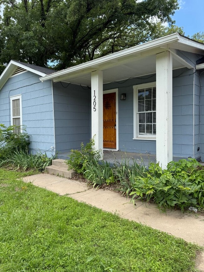 property at 1205 NW 1st Ave