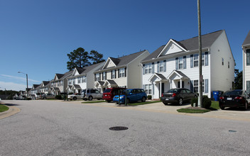 Blackwolf Run at Hedingham in Raleigh, NC - Foto de edificio - Building Photo