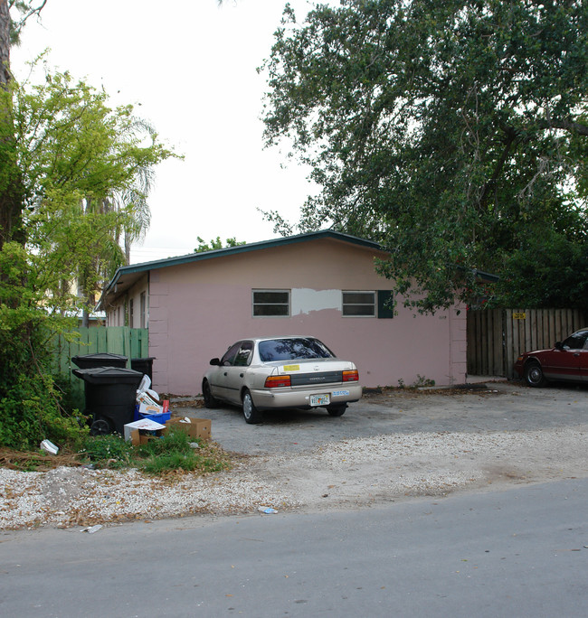 1119 SW 2nd St in Fort Lauderdale, FL - Foto de edificio - Building Photo