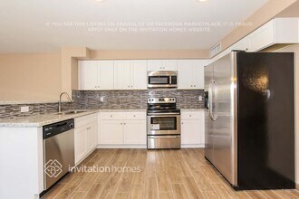 14815 N 38th St in Phoenix, AZ - Foto de edificio - Building Photo