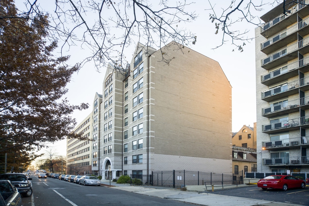 Totten Towers in Washington, DC - Building Photo