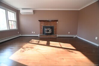 94 Baldwin Ln in Mahopac, NY - Building Photo - Building Photo