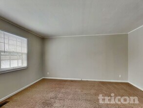 4059 Restin Ct in Greenwood, IN - Building Photo - Building Photo