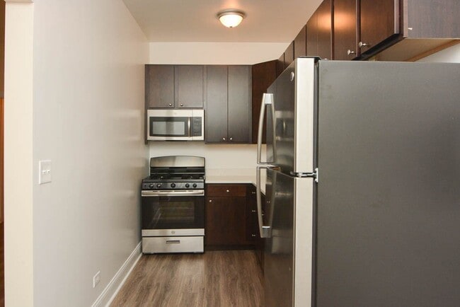 2936 W Palmer St, Unit 201 in Chicago, IL - Foto de edificio - Building Photo