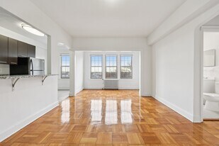 Alto Towers in Washington, DC - Building Photo