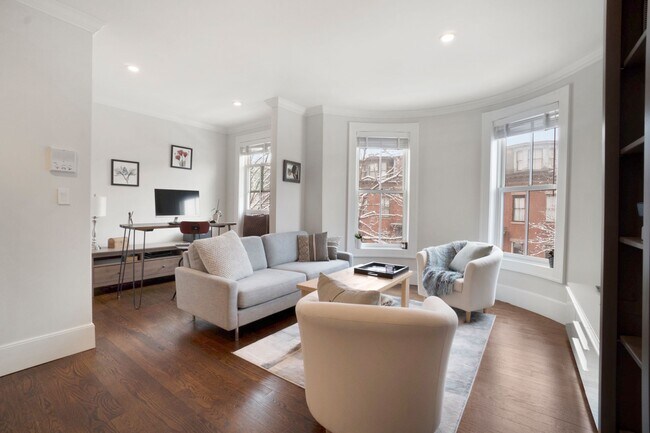 property at 158 W Newton St
