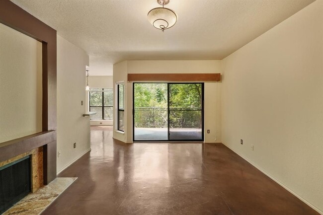 property at 4711 Spicewood Springs Rd