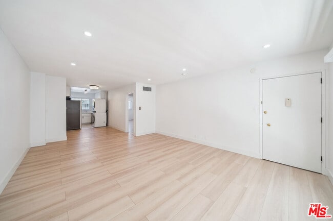 326 Serrano Ave in Los Angeles, CA - Building Photo - Building Photo
