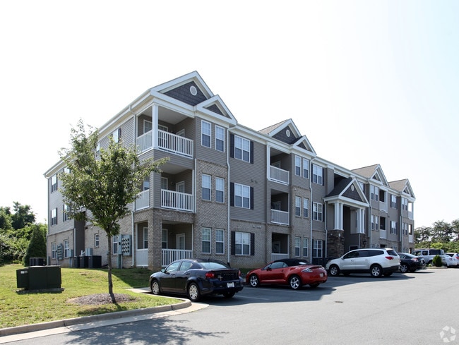 The Glenns at Elon in Burlington, NC - Building Photo - Building Photo