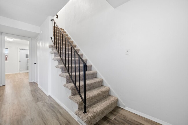 855 Cathedral Dr in Virginia Beach, VA - Building Photo - Building Photo