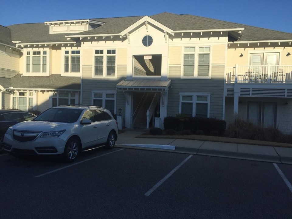 2537 St James Dr SE in Southport, NC - Foto de edificio