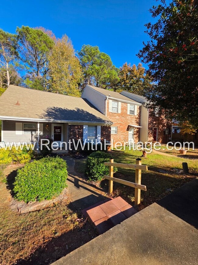 6093 Cobblestone Ct in Douglasville, GA - Building Photo - Building Photo