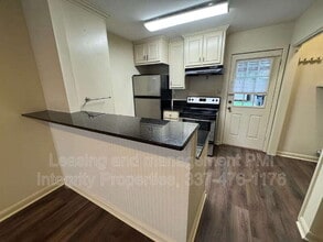 2419 Robley Dr in Lafayette, LA - Foto de edificio - Building Photo