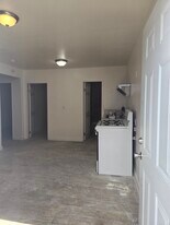 22 E 56th St, Unit 22 E 56th St in Long Beach, CA - Building Photo