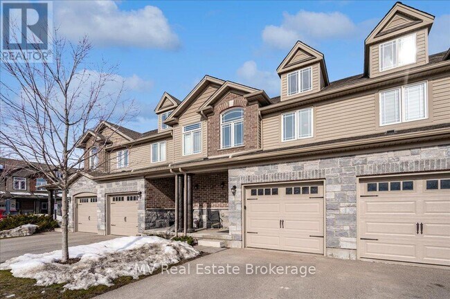 102-1102 Westminster Cres in Fergus, ON - Building Photo - Building Photo