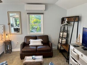 424 Pequot Ave in Groton, CT - Building Photo - Building Photo