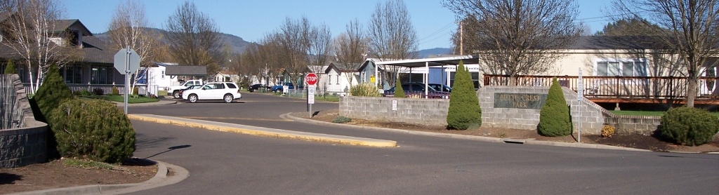 Butte Crest Park in Eagle Point, OR - Building Photo