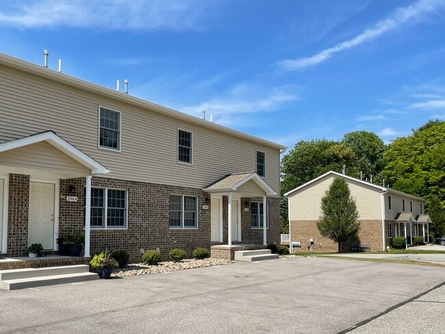 Lena Court in Erie, PA - Foto de edificio - Building Photo