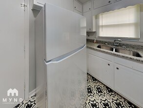 1836 Hillsway SW in Snellville, GA - Foto de edificio - Building Photo