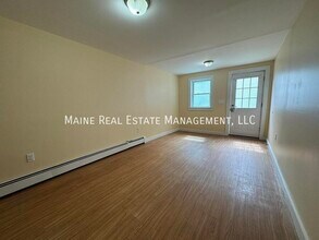 206 Maine Ave in Farmingdale, ME - Building Photo - Building Photo