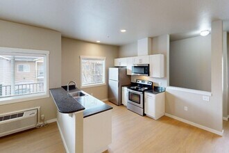 Four Seasons Central in Vancouver, WA - Foto de edificio - Building Photo