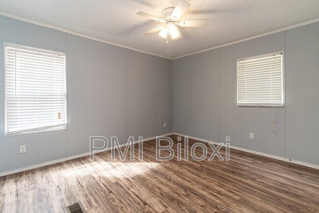 19014 Rucks Krans Rd in Moss Point, MS - Building Photo - Building Photo