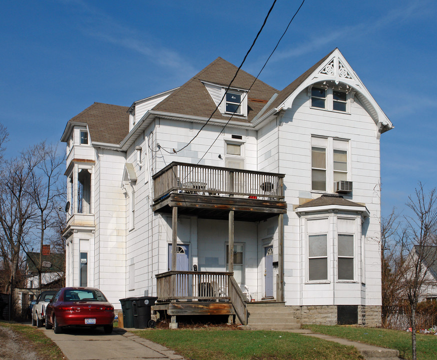 2537 Stanton Ave in Cincinnati, OH - Building Photo