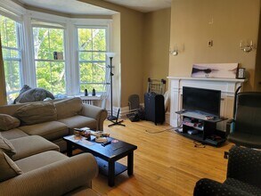 1570 Walnut St in Halifax, NS - Building Photo - Building Photo