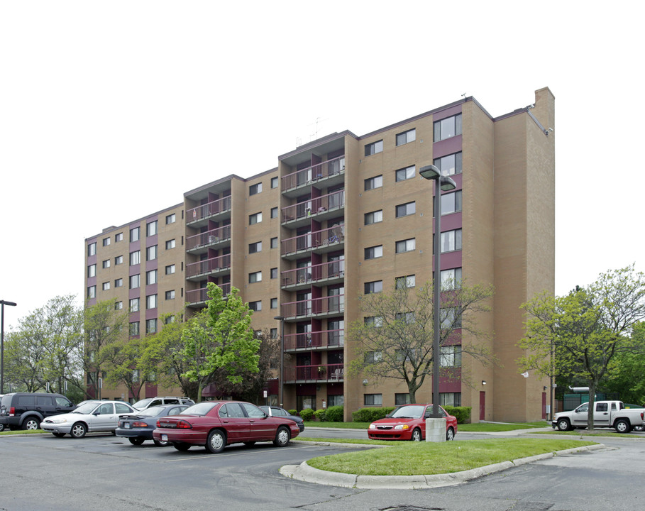 St. Antione Gardens in Detroit, MI - Building Photo