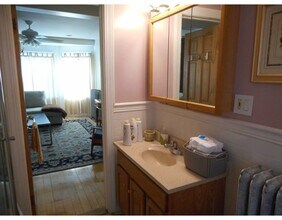 19 Holman St, Unit 2 in Boston, MA - Building Photo - Building Photo