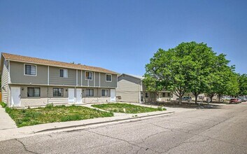 43 Royal Crest Dr in Pueblo, CO - Building Photo - Building Photo