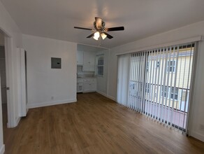 1510 Bronson Ave-Unit -1510 1/2 in Los Angeles, CA - Building Photo - Building Photo
